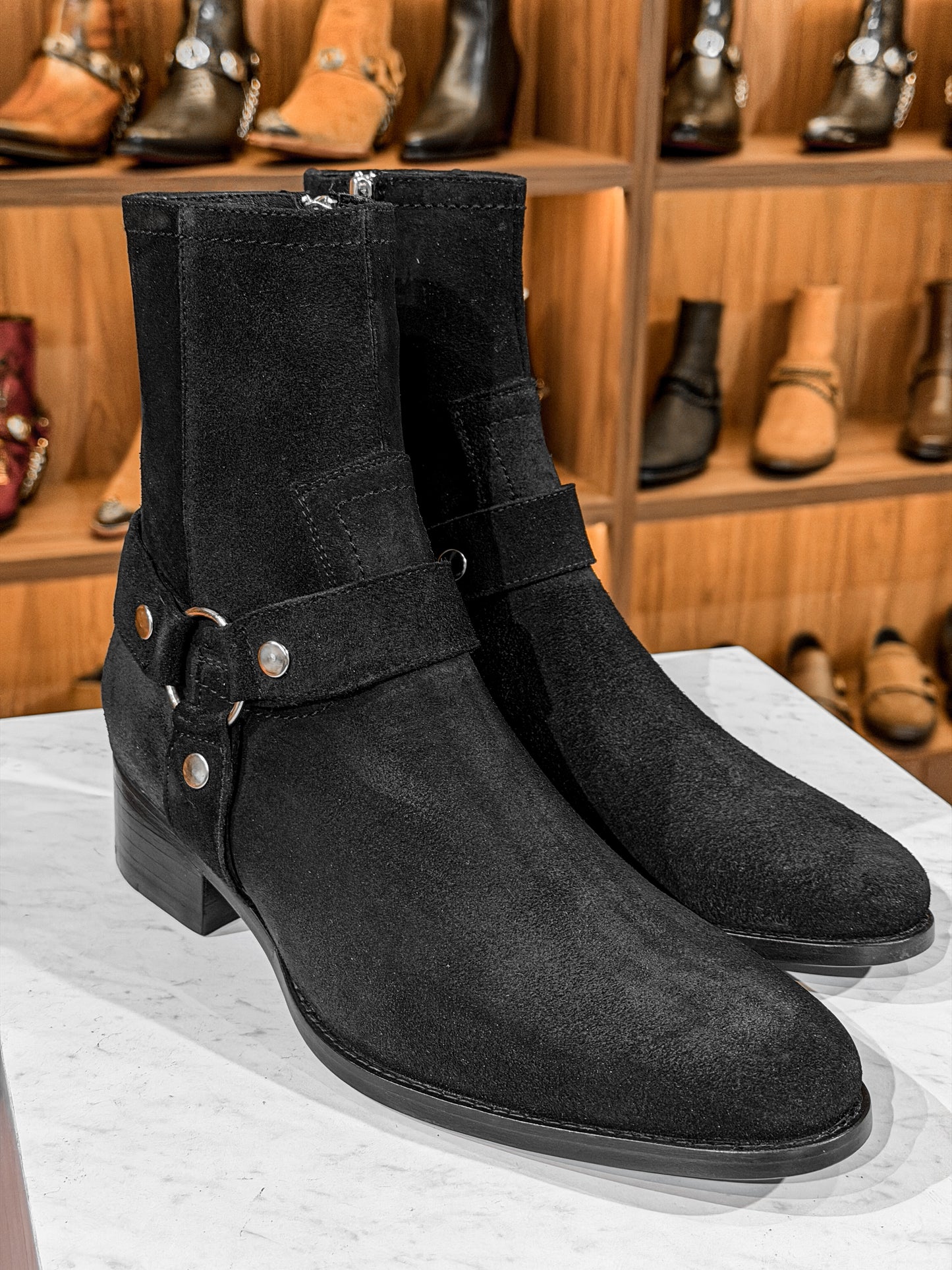 BLACK SUEDE CLASSIC