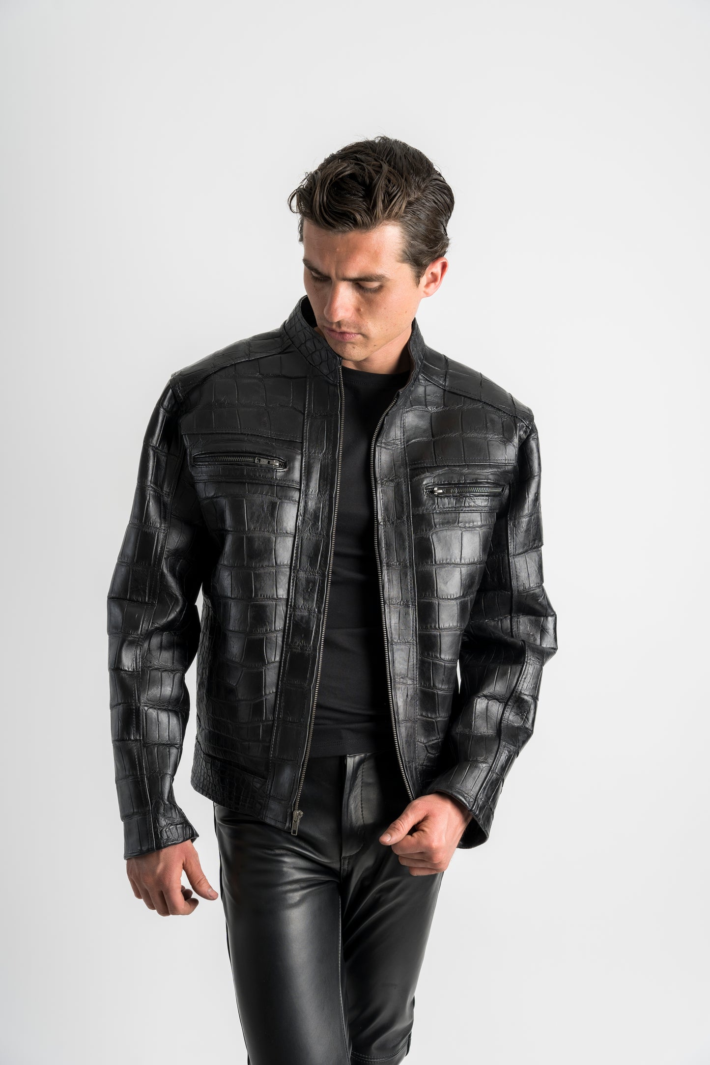 BLACK ALLIGATOR RACER