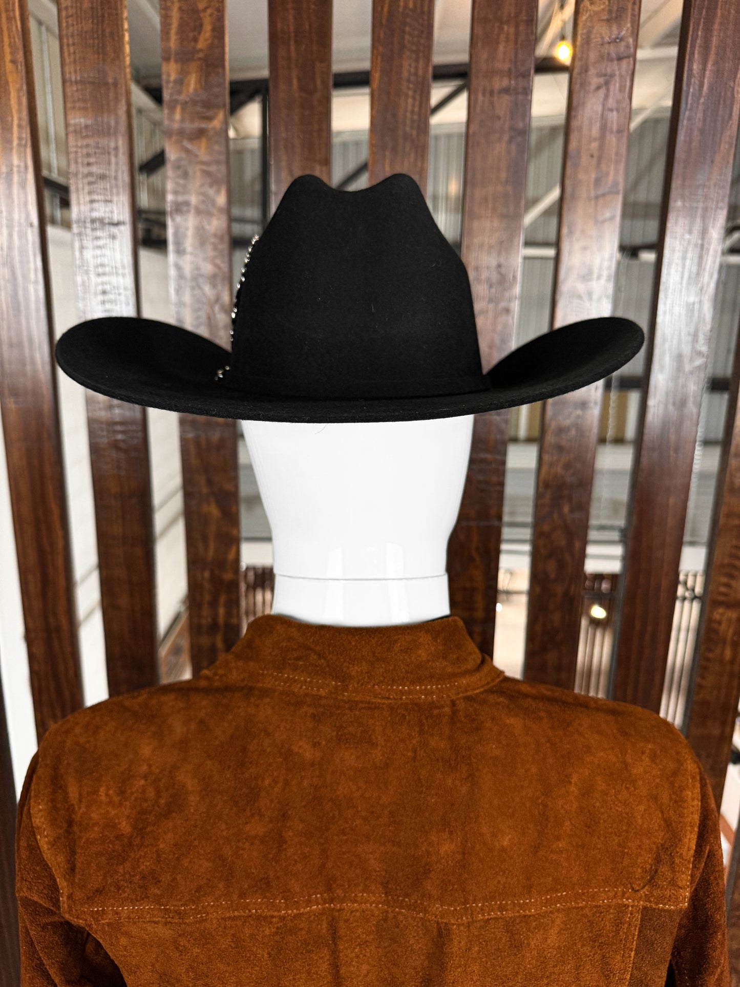 BLACK WESTERN HAT (FEATHER)
