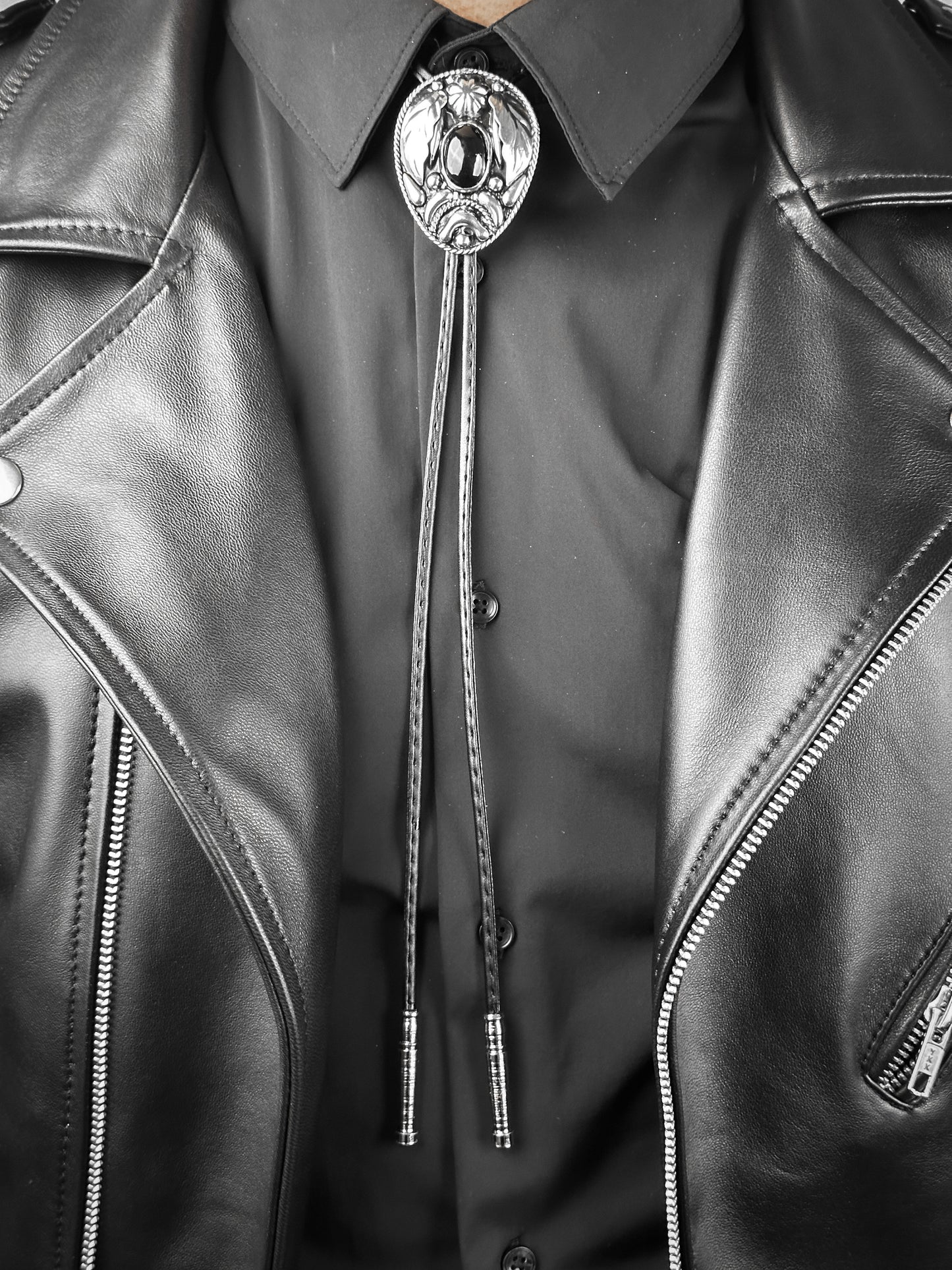 BOLO TIE BLACK PEARL