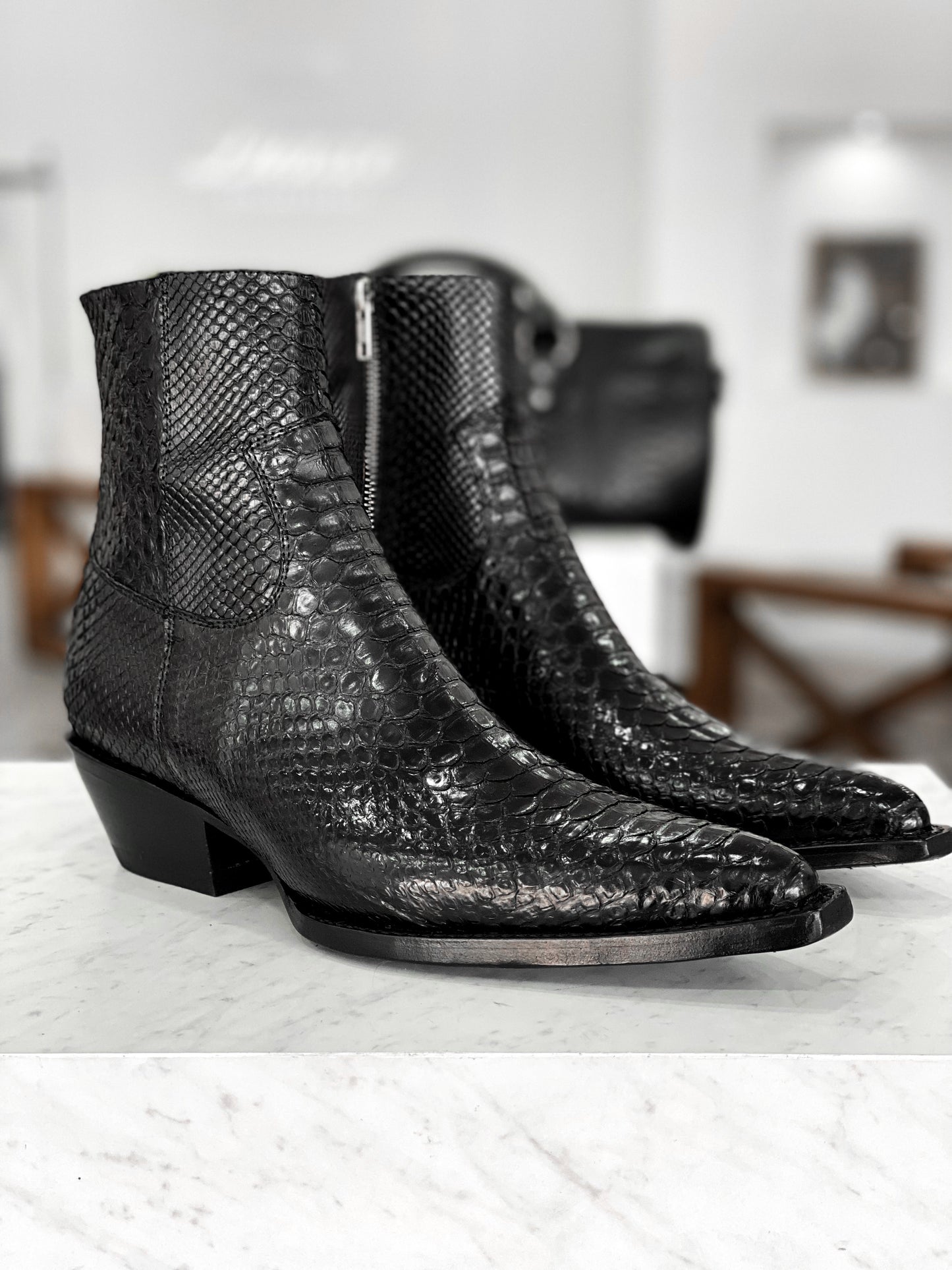 BLACK PYTHON EXOTIC MUNICH