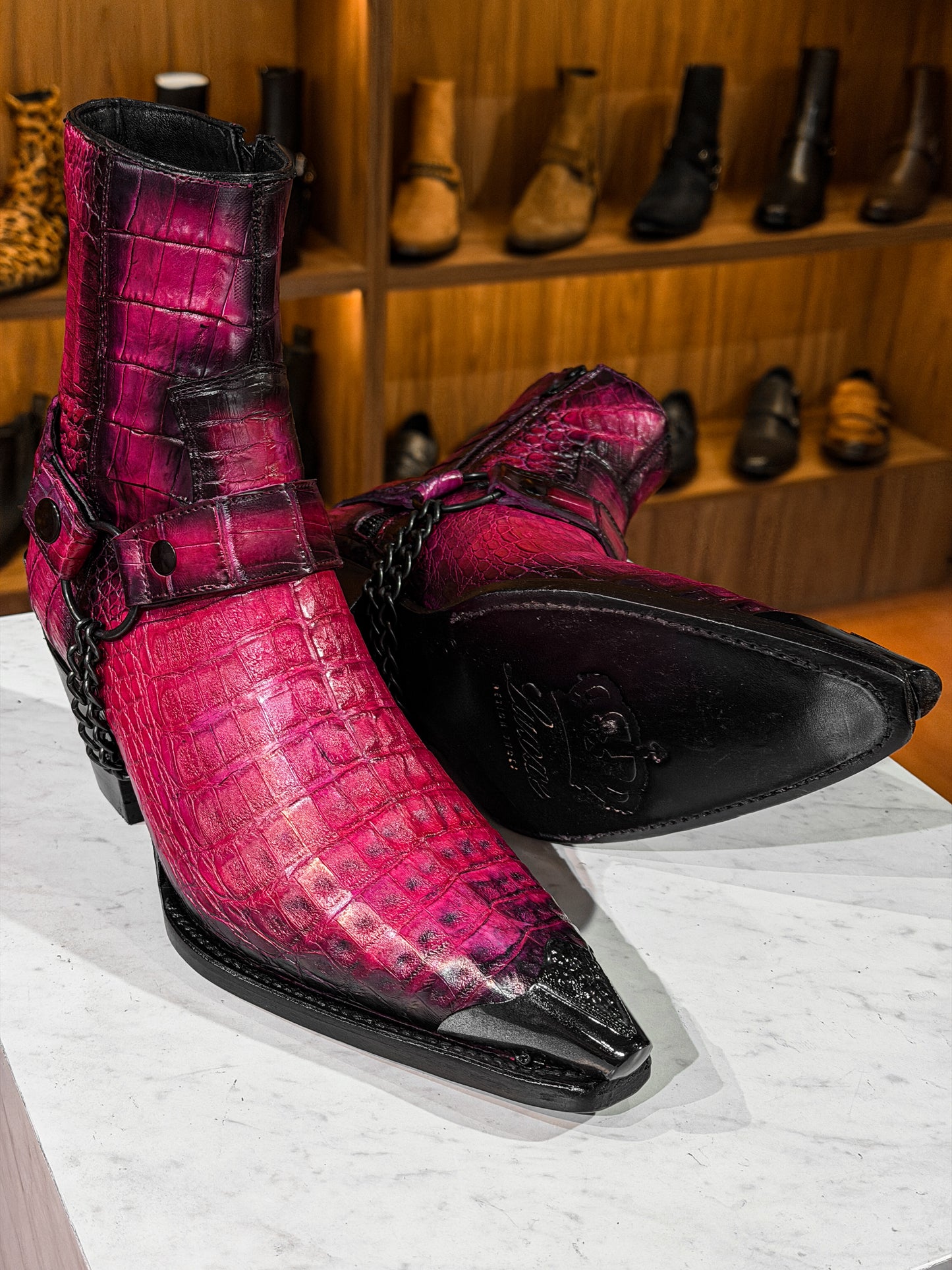 PINK CROCODILE
