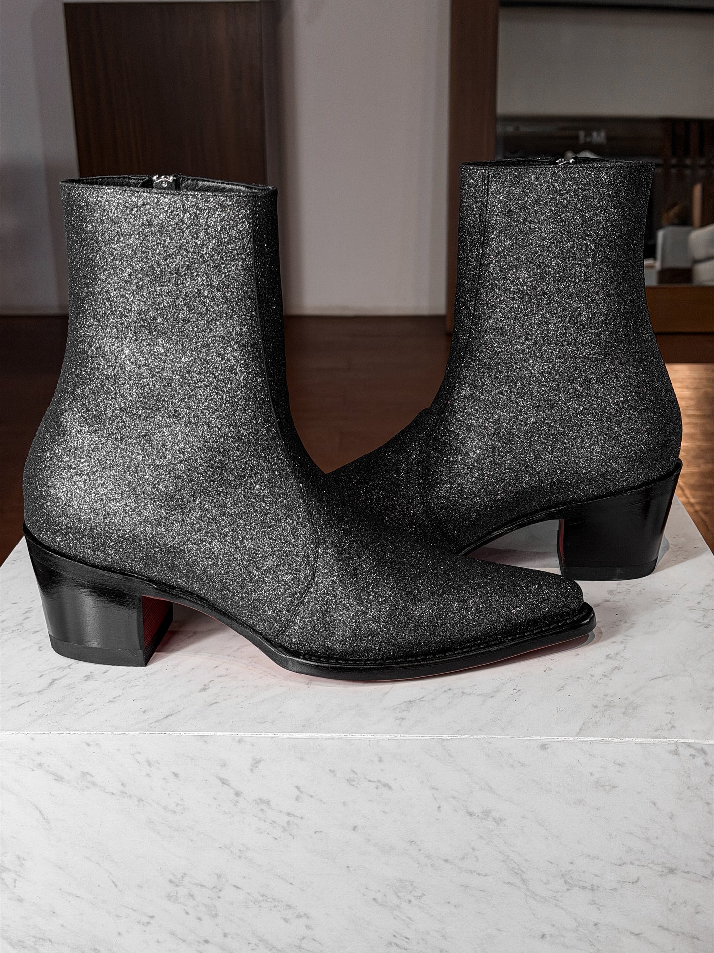 BLACK GLITTER (SUELA ROJA)